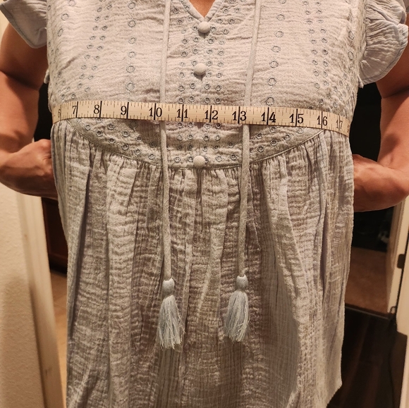 Eyelet Cap Sleeve Top - Picture 6 of 6